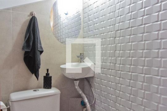 Banheiro garagem de casa à venda com 3 quartos, 130m² em Vila Mangalot, São Paulo