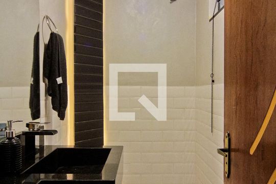 Lavabo de casa à venda com 3 quartos, 130m² em Vila Mangalot, São Paulo