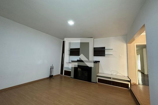 Casa para alugar com 5 quartos, 275m² em São José, São Leopoldo