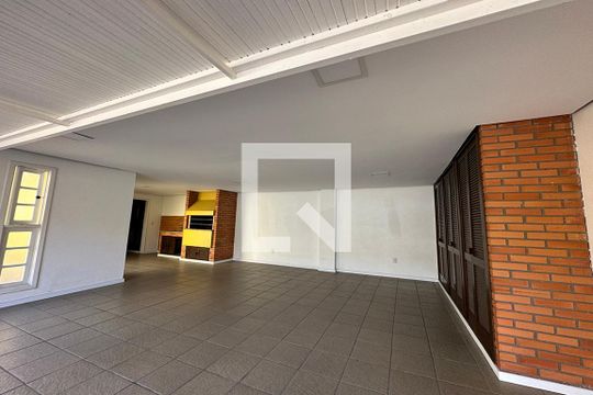 Garagem de casa para alugar com 5 quartos, 275m² em São José, São Leopoldo