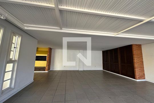 Garagem de casa para alugar com 5 quartos, 275m² em São José, São Leopoldo