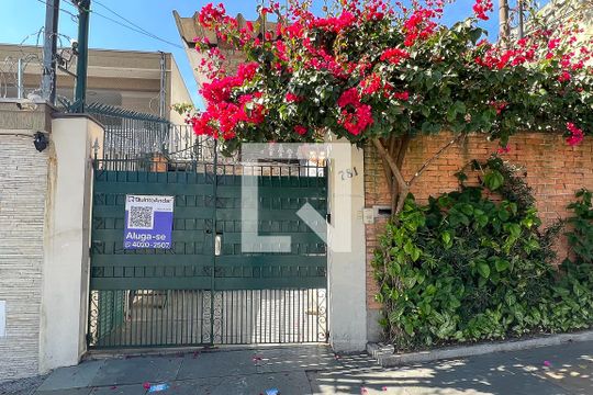 Fachada de casa para alugar com 1 quarto, 37m² em Vila Ipojuca, São Paulo