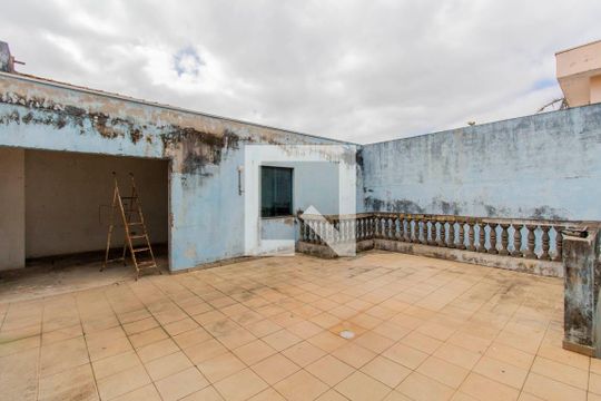 Quintal de casa à venda com 5 quartos, 500m² em Jardim Triana, São Paulo