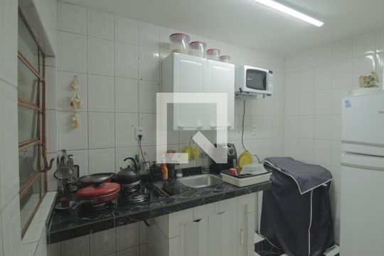 Cozinha de apartamento à venda com 1 quarto, 40m² em São Geraldo, Porto Alegre