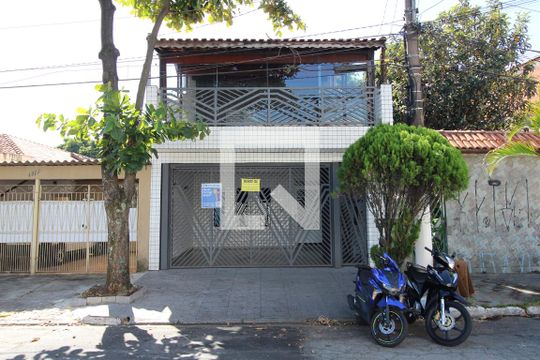 Fachada de casa à venda com 3 quartos, 257m² em Vila Califórnia, São Paulo