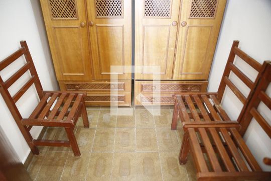 Closet da suíte de apartamento para alugar com 3 quartos, 120m² em Boqueirão, Praia Grande
