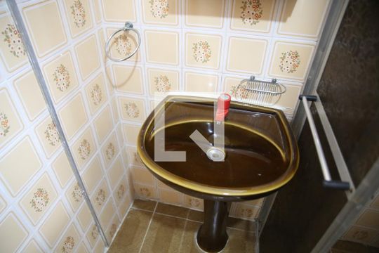 Banheiro social 2 de apartamento para alugar com 3 quartos, 120m² em Boqueirão, Praia Grande