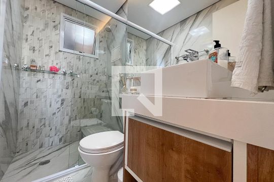 Banheiro Social de apartamento para alugar com 2 quartos, 65m² em Bom Retiro, São Paulo