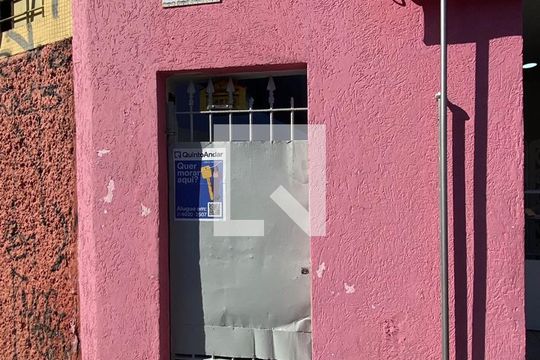 Fachada de casa para alugar com 1 quarto, 40m² em Vila das Merces, São Paulo