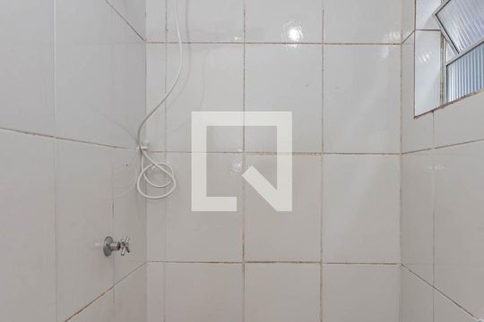 Banheiro de casa para alugar com 1 quarto, 40m² em Vila das Merces, São Paulo