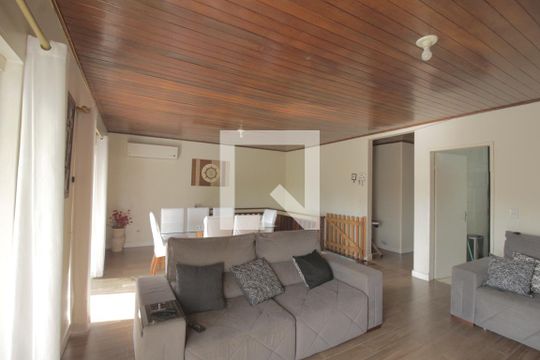 Casa à venda com 3 quartos, 300m² em Passo das Pedras, Porto Alegre