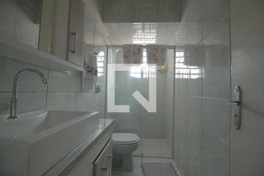 Banheiro de casa à venda com 3 quartos, 300m² em Passo das Pedras, Porto Alegre