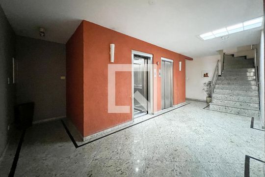 Hall de entrada de apartamento para alugar com 2 quartos, 40m² em Santa Cecília, São Paulo