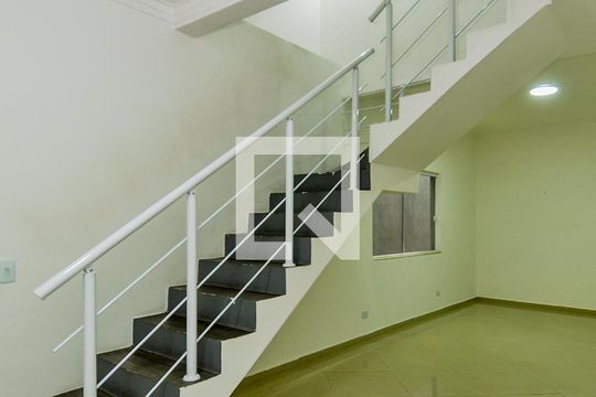 Escada Sala/Quartos de casa à venda com 4 quartos, 263m² em Parque Continental Ii, Guarulhos