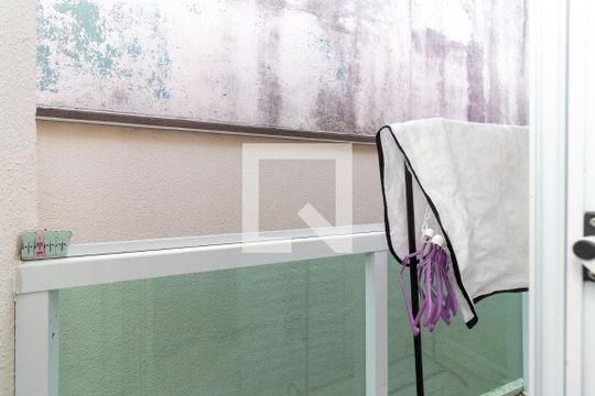 Varanda da Suíte 1 de casa de condomínio à venda com 2 quartos, 72m² em Vila Carmosina, São Paulo