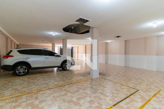 Garagem de casa de condomínio à venda com 2 quartos, 72m² em Vila Carmosina, São Paulo