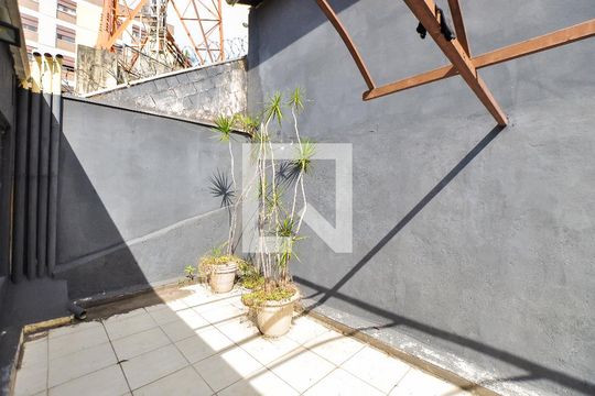 Quintal de casa à venda com 3 quartos, 190m² em Pompeia, São Paulo