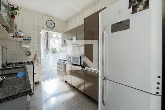 Cozinha de apartamento à venda com 2 quartos, 88m² em Perdizes, São Paulo