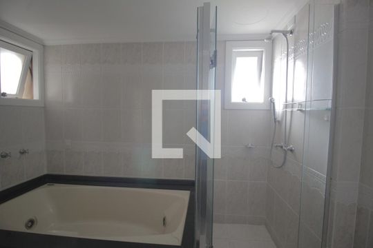 Banheiro da Suíte de apartamento para alugar com 3 quartos, 155m² em Centro, Canoas