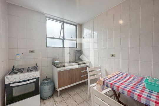 Cozinha de apartamento para alugar com 2 quartos, 70m² em Loteamento Joao Batista Juliao, Guarujá