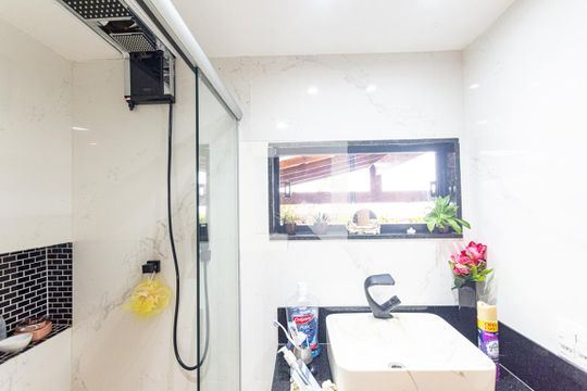 Banheiro da Suíte 1 de casa de condomínio à venda com 4 quartos, 150m² em Pendotiba, Niterói