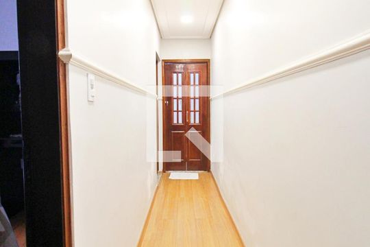 Corredor de casa à venda com 2 quartos, 130m² em Parque Novo Oratório, Santo André