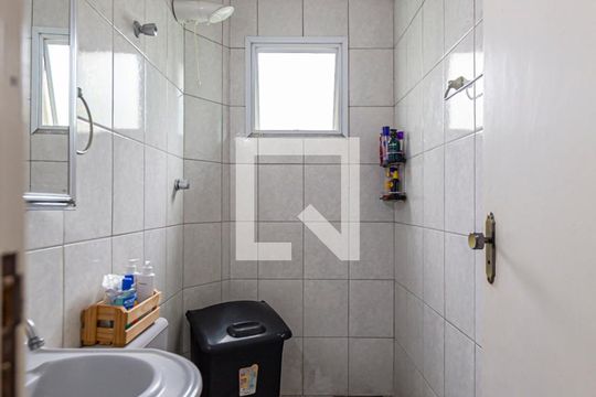 Banheiro da Suite de apartamento à venda com 2 quartos, 78m² em Vila Pires, Santo André