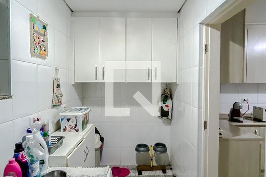 Lavanderia de casa à venda com 3 quartos, 140m² em Vila Libanesa, São Paulo
