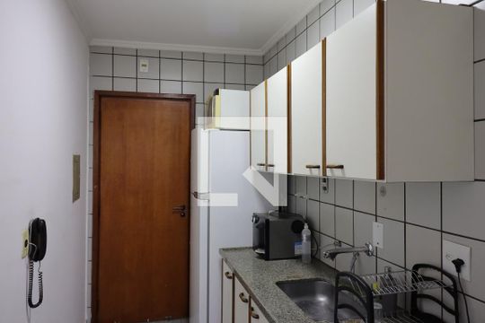 Cozinha de apartamento para alugar com 1 quarto, 54m² em Jardim Sumare, Ribeirão Preto
