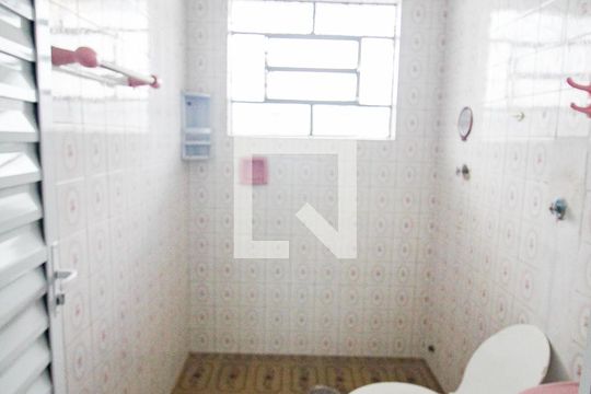 banheiro de casa à venda com 3 quartos, 95m² em Parque Edu Chaves, São Paulo