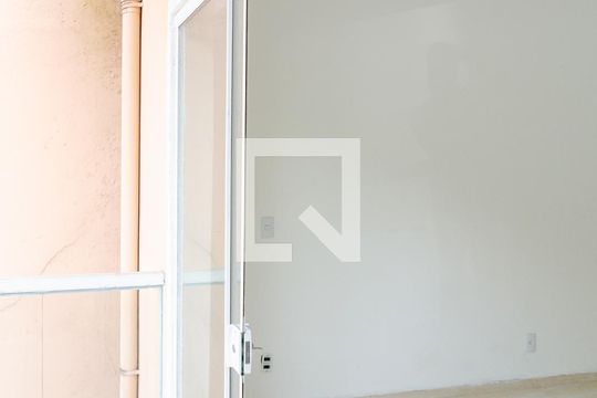 Varanda de kitnet/studio para alugar com 1 quarto, 26m² em Vila Mira, São Paulo