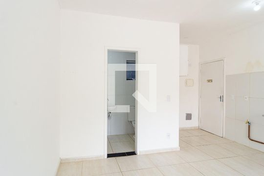 Quarto de kitnet/studio para alugar com 1 quarto, 26m² em Vila Mira, São Paulo