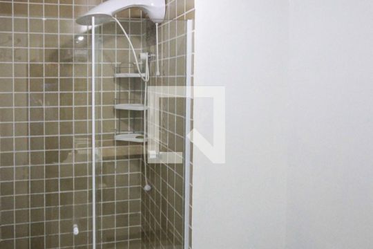 Banheiro de apartamento para alugar com 3 quartos, 65m² em Vila Ema , São Paulo