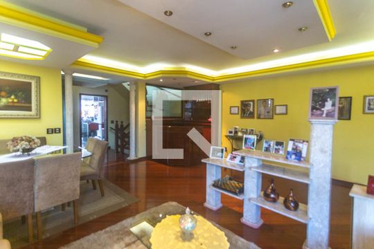 Sala de estar de casa à venda com 3 quartos, 316m² em Nova Petrópolis, São Bernardo do Campo