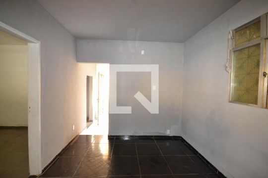 Sala de casa para alugar com 1 quarto, 117m² em Chacrinha, Nova Iguaçu