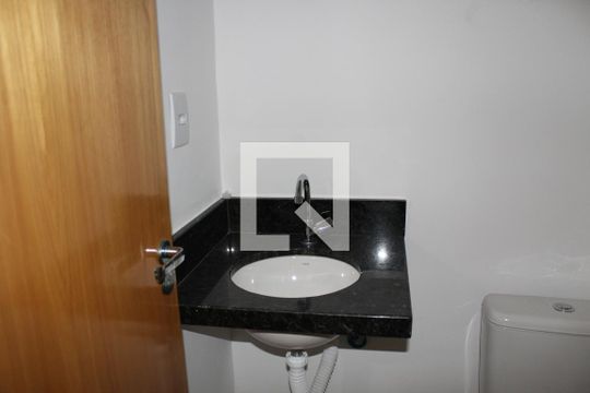 Banheiro de apartamento para alugar com 2 quartos, 40m² em Parque Artur Alvim, São Paulo