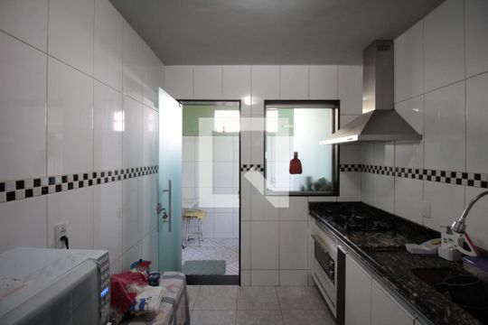 Cozinha de casa à venda com 3 quartos, 200m² em Jardim Leblon, Belo Horizonte