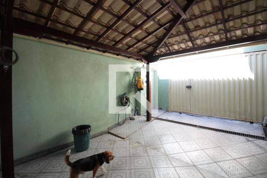 Garagem de casa à venda com 3 quartos, 200m² em Jardim Leblon, Belo Horizonte