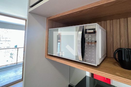 Cozinha de apartamento à venda com 1 quarto, 27m² em Vila Nova Conceição, São Paulo
