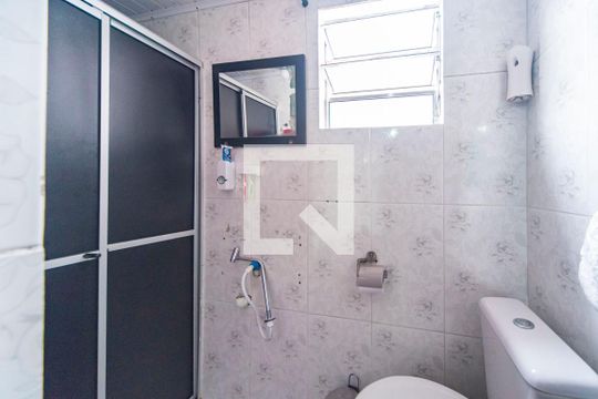 Banheiro  de casa à venda com 3 quartos, 400m² em Vila Guarará, Santo André