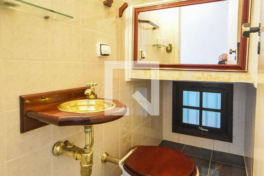Lavabo de casa à venda com 4 quartos, 120m² em Jardim Aeroporto, São Paulo