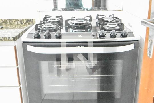 Cozinha  de casa à venda com 4 quartos, 120m² em Jardim Aeroporto, São Paulo