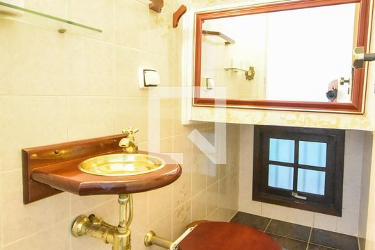 Lavabo de casa à venda com 4 quartos, 120m² em Jardim Aeroporto, São Paulo