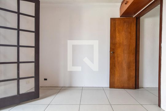Quarto 02 de casa à venda com 4 quartos, 120m² em Jardim Aeroporto, São Paulo