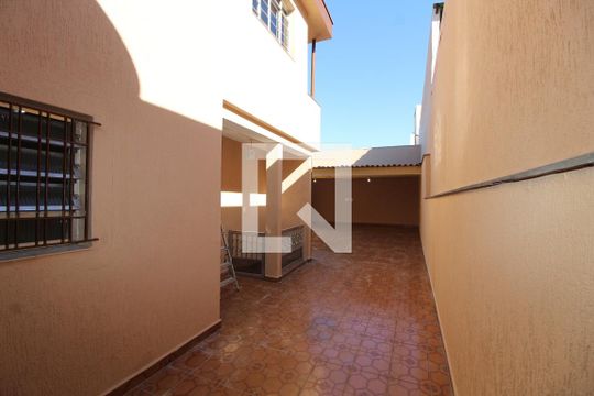 Garagem/Quintal de casa à venda com 4 quartos, 190m² em Vila Santa Clara, São Paulo