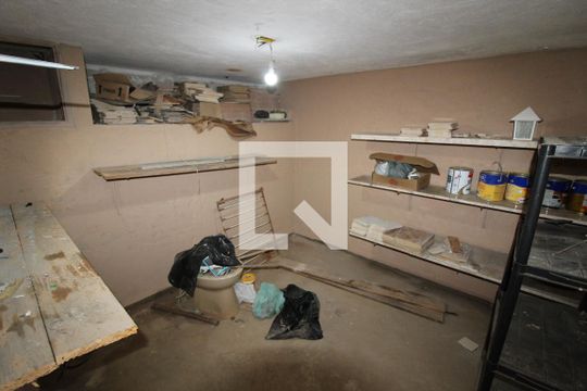 Porão de casa à venda com 4 quartos, 190m² em Vila Santa Clara, São Paulo