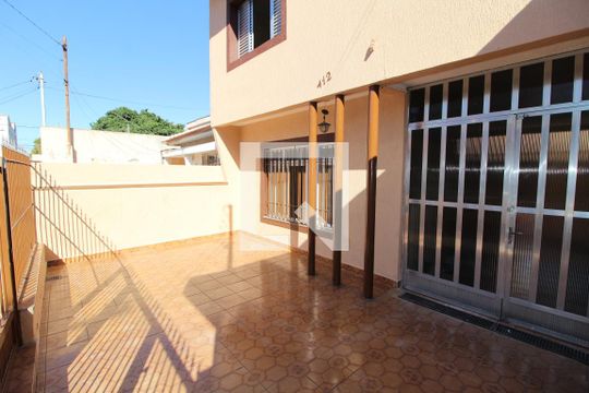 Fachada de casa à venda com 4 quartos, 190m² em Vila Santa Clara, São Paulo