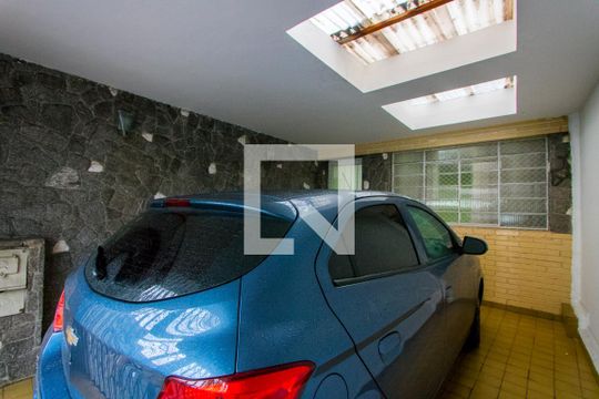 Garagem de casa para alugar com 2 quartos, 136m² em Jardim Bela Vista, Santo André