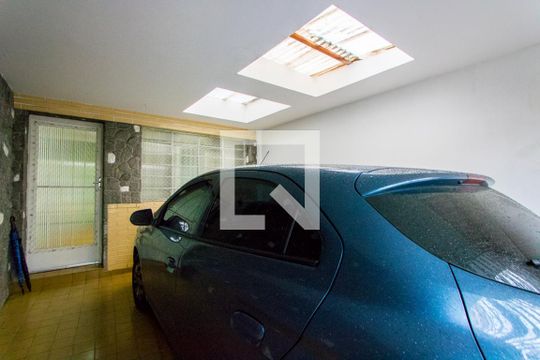Garagem de casa para alugar com 2 quartos, 136m² em Jardim Bela Vista, Santo André