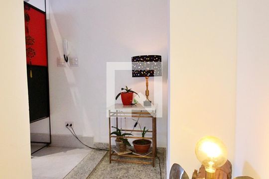 Escada de apartamento à venda com 2 quartos, 110m² em Vila Alpina, Santo André